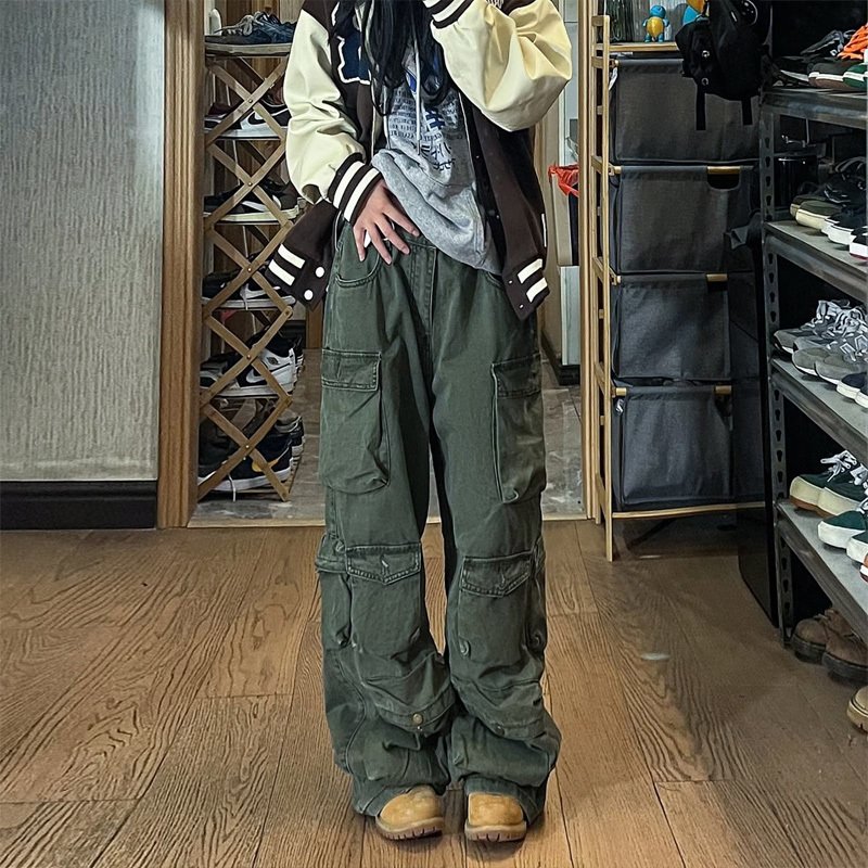 f099e697-b1b1-49c5-8a51-c92271506398.jpg Beige And White Overalls Men Multi-pocket Design